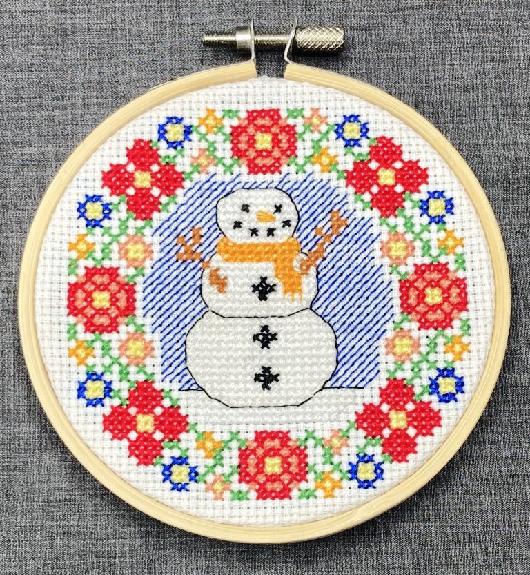 Christmas Wreath PDF Cross Stitch Pattern: Snowman Card or Decoration